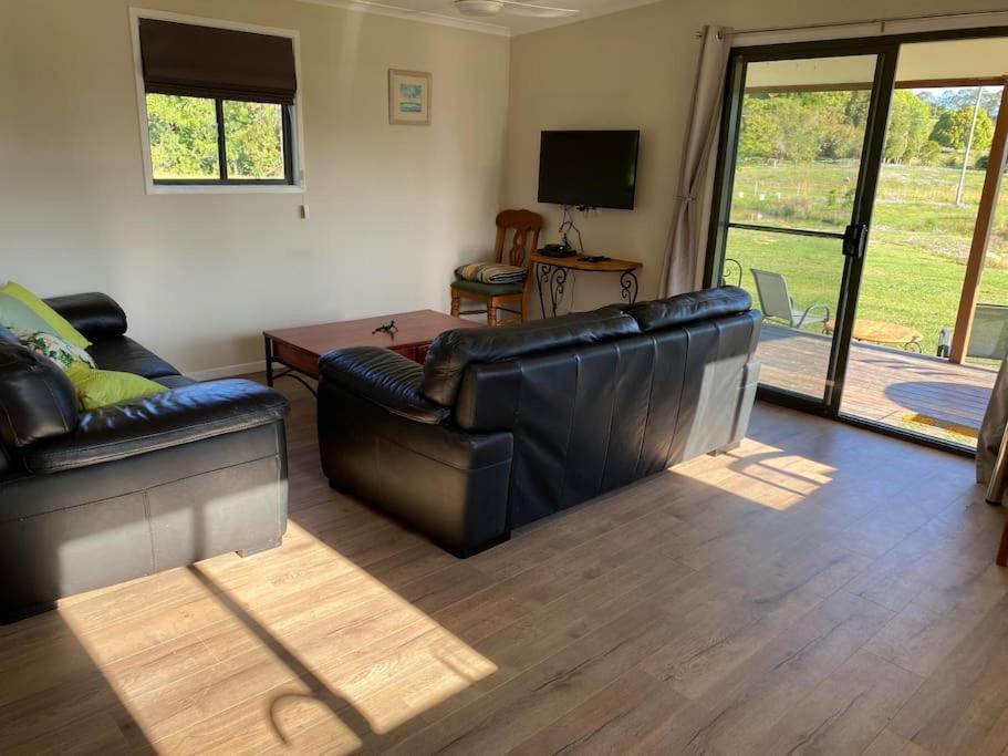 Pinbarren Green Lodges Noosa Kültér fotó